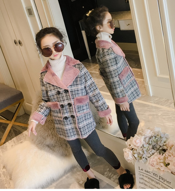 Κομψό παιδικό παλτό για κορίτσια σε ένα χρώμα