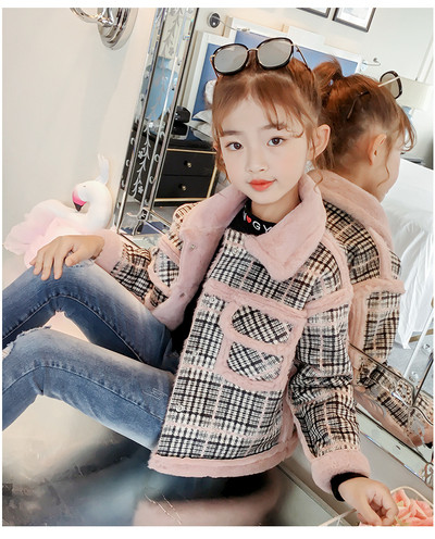 Άνετο παιδικό παλτό για κορίτσια σε ένα χρώμα