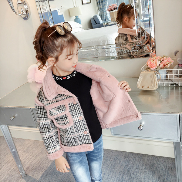 Άνετο παιδικό παλτό για κορίτσια σε ένα χρώμα