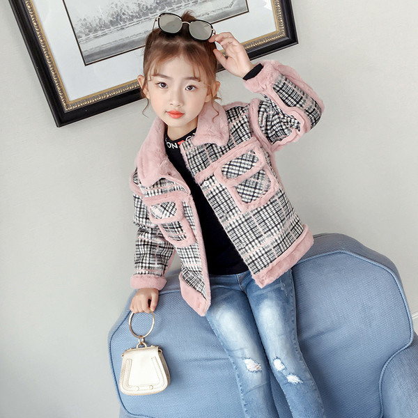 Άνετο παιδικό παλτό για κορίτσια σε ένα χρώμα