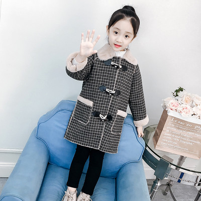 Modern hosszúkás gyerekkabát lányoknak