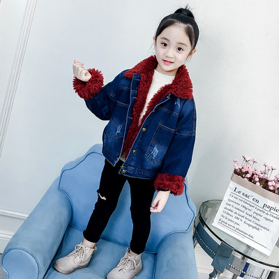 Modern, vastag bélésű gyerekkabát lányoknak