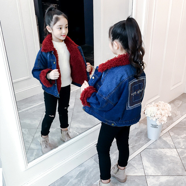 Modern, vastag bélésű gyerekkabát lányoknak