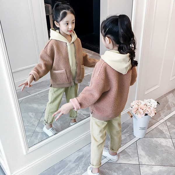 Modern gyerekkabát lányoknak két színben - barna és rózsaszín