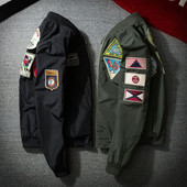 Casual χειμωνιάτικο ανδρικό μπουφάν με έγχρωμα εμβλήμα σε τρία χρώματα