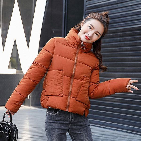 Stílusos női kabát több színben