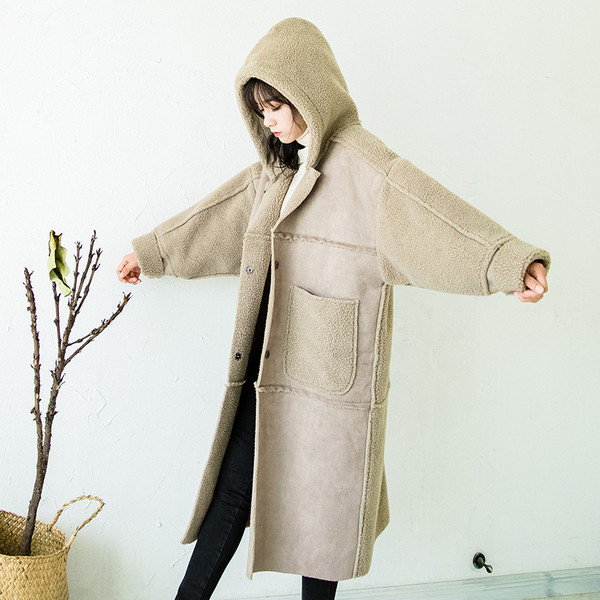 Modern, hosszú női kabát