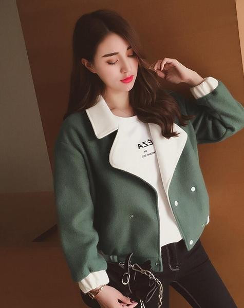 Stílusos női kabát két színben