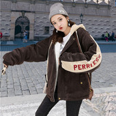 Modern női kabát két színben, feliratokkal