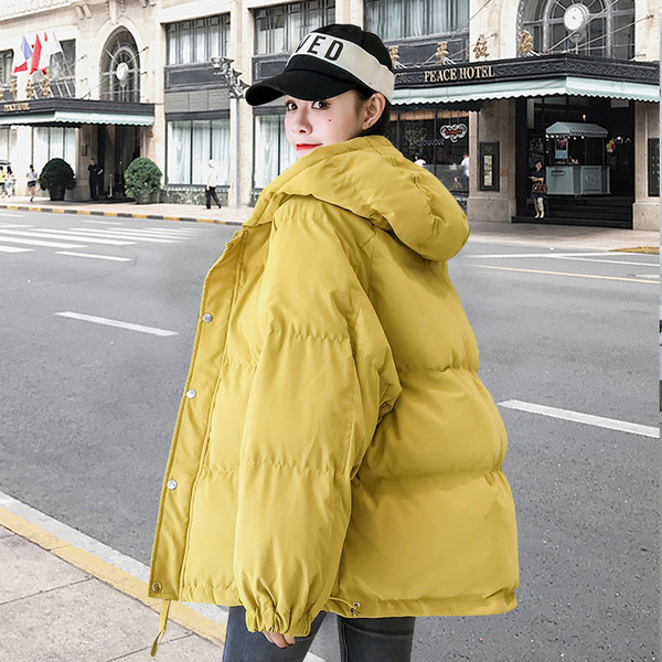 Γυναικείο μοντέρνο μπουφάν με κουκούλα σε διάφορα χρώματα