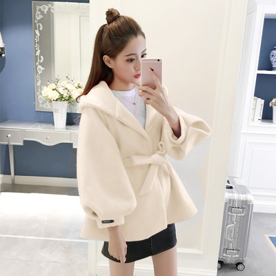 Stílusos női kabát több színben