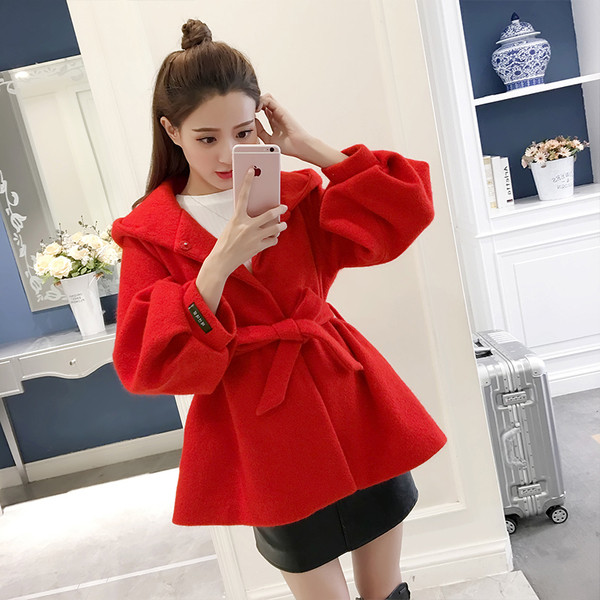 Stílusos női kabát több színben