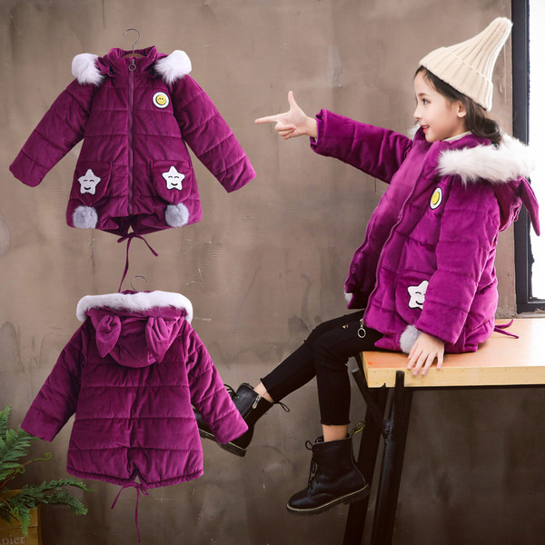 Téli gyerekdzseki lányoknak applikációval és kapucnival 3D elemekkel két színben