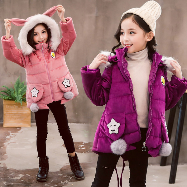 Téli gyerekdzseki lányoknak applikációval és kapucnival 3D elemekkel két színben
