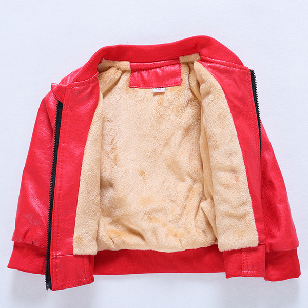 Stílusos gyerek kabát fiúknak eko bőrből, rátéttel