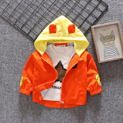 Korszerű gyerekkabát fiúknak 3D elemekkel és alkalmazásokkal