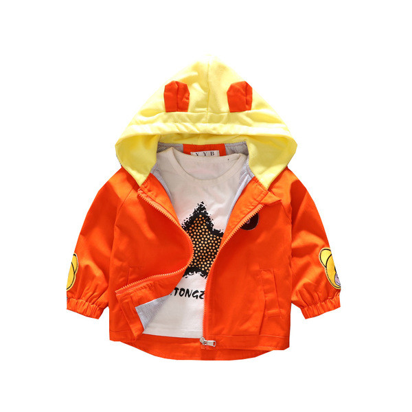 Korszerű gyerekkabát fiúknak 3D elemekkel és alkalmazásokkal