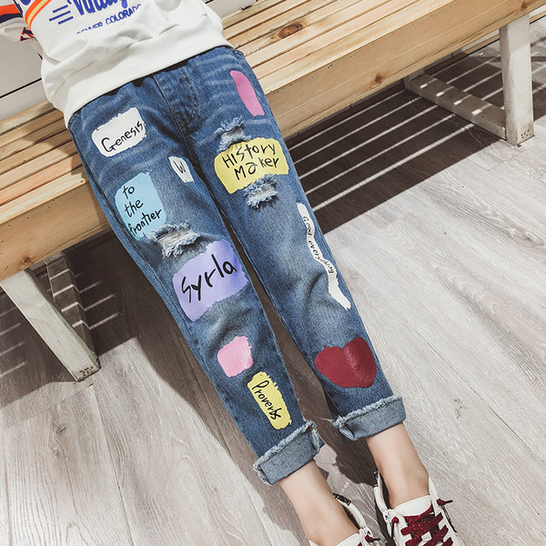 Modern gyerekfarmer lányoknak színes felvitelekkel, rugalmas derékkal