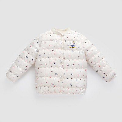 Színes mintás, O-alakú gallérral ellátott lánykabát két modellben