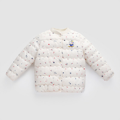 Színes mintás, O-alakú gallérral ellátott lánykabát két modellben