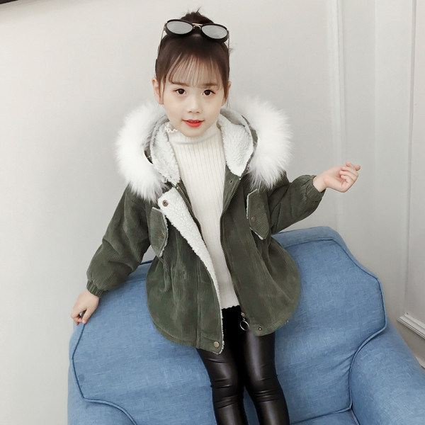 Aktuális gyerekkabát virágos hímzéssel és kapucnis pehely három színben