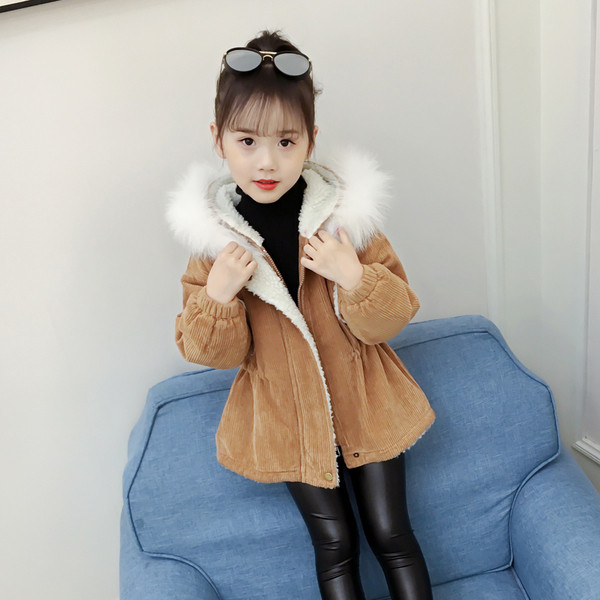 Aktuális gyerekkabát virágos hímzéssel és kapucnis pehely három színben