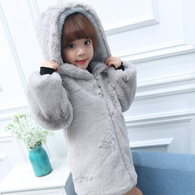 Bolyhos gyerekdzseki kapucnival, hátoldalán szürke és rózsaszín színekben színes hímzéssel