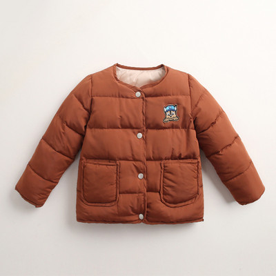 Zsebekkel és emblémával ellátott gyerekkabát több színben, alkalmas lányoknak és fiúknak