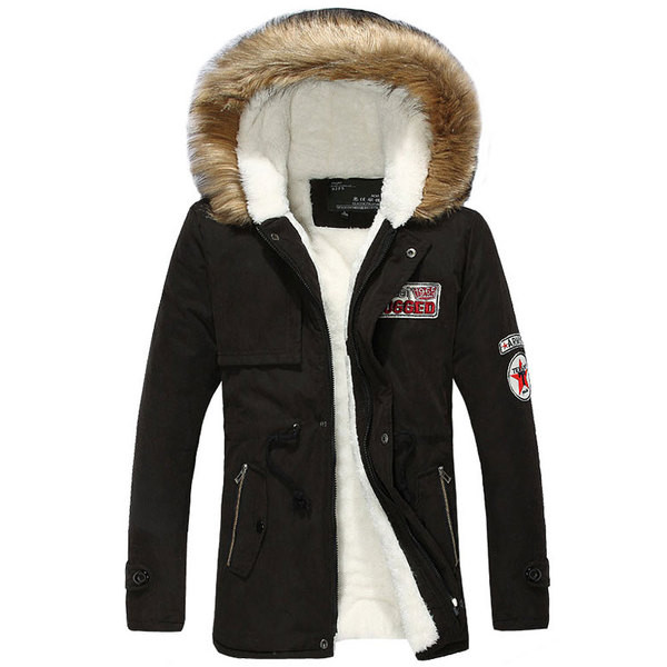 Актуално мъжко яке с мека потплата и пухена качулка