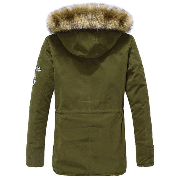 Актуално мъжко яке с мека потплата и пухена качулка