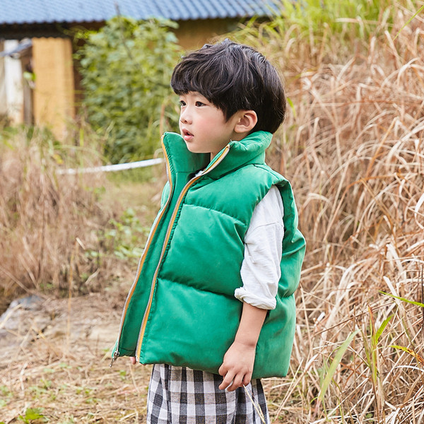 Vastag gyermekmellény magas gallérral, három színben, alkalmas lányoknak és fiúknak