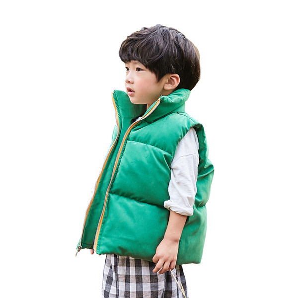 Vastag gyermekmellény magas gallérral, három színben, alkalmas lányoknak és fiúknak