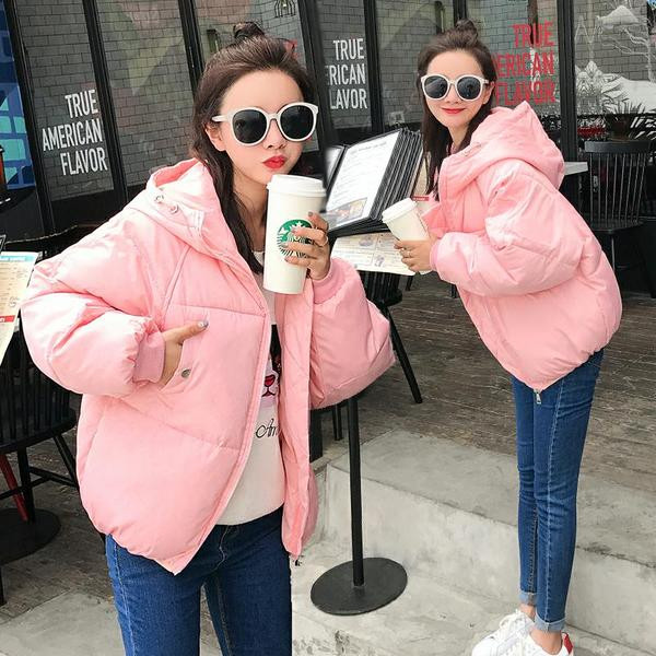 Modern kabát kapucnival több színben, férfiak és nők számára egyaránt