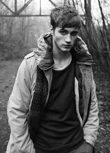 Geaca de iarna eleganta pentru barbati cu gluga si cravate in trei culori