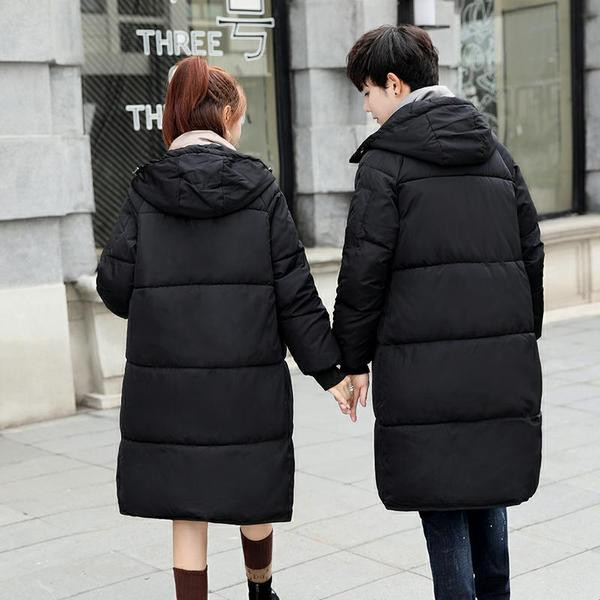 Hosszú fekete kabát kapucnival, férfiaknak és nőknek egyaránt