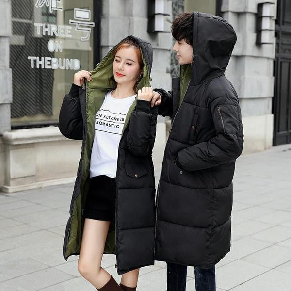 Μακρύ μαύρο μπουφάν με κουκούλα κατάλληλο για άνδρες και γυναίκες