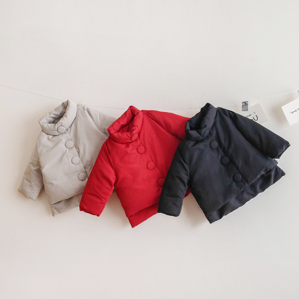 Gyermek téli kabát lányoknak magas gallérral és gombokkal több színben