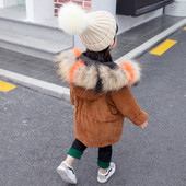 Modern gyerekkabát lányoknak kapucnival, két színben színezve