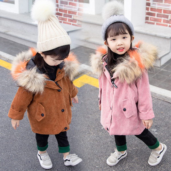 Modern gyerekkabát lányoknak kapucnival, két színben színezve