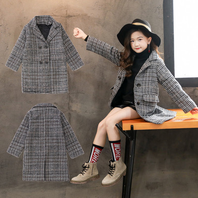 Stílusos kockás gyerekkabát lányoknak V-alakú gallérral, két színben