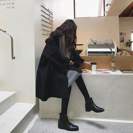 Palton de dama model larg cu buzunare in negru si maro