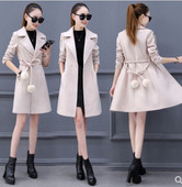 Stílusos női kabát nyakkendővel és pehellyel több színben