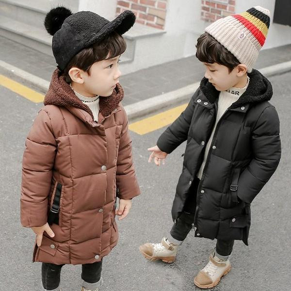 Modern gyerekkabát fiúknak három színben, 3D elemmel