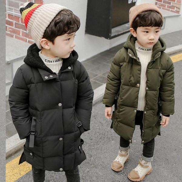 Modern gyerekkabát fiúknak három színben, 3D elemmel