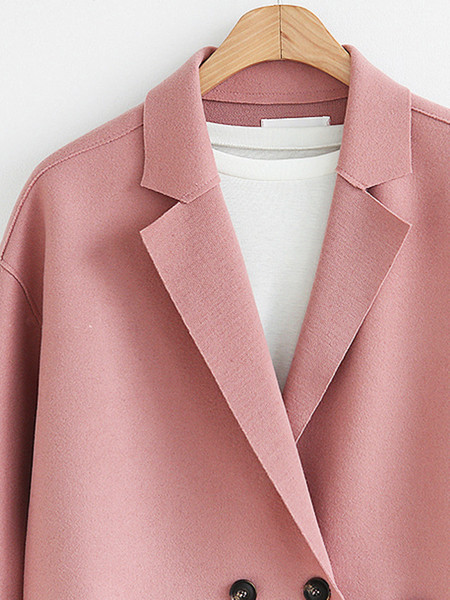 Modern női kabát V-alakú gallérral és zsebekkel, három színben