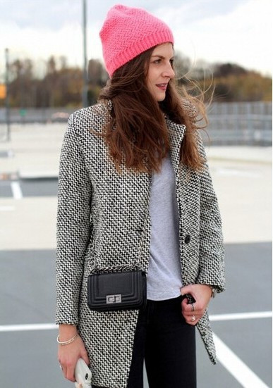 Fekete-fehér női alkalmi kabát zsebekkel