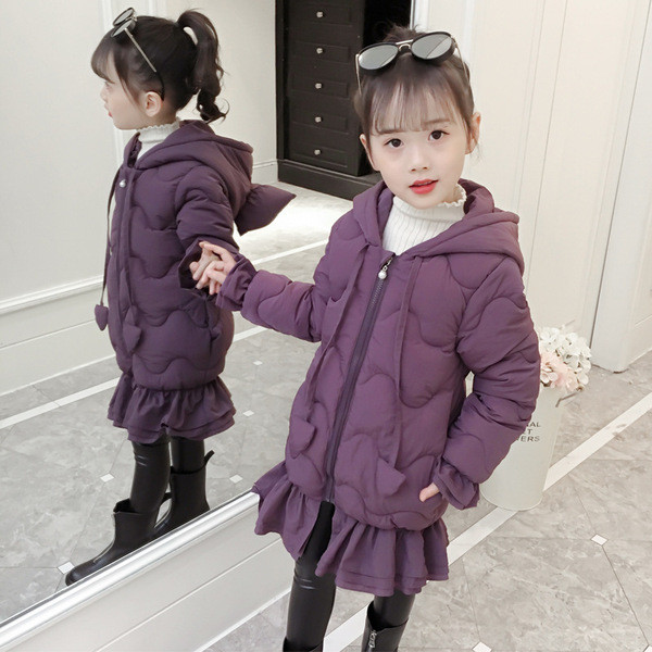 Téli hosszú gyerekkabát lányoknak, kapucniján szalaggal