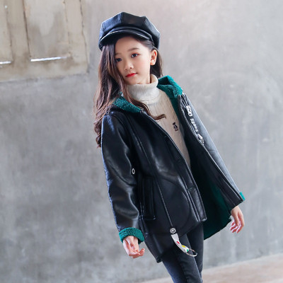 Eko bőrből készült alkalmi gyerekkabát fekete színben