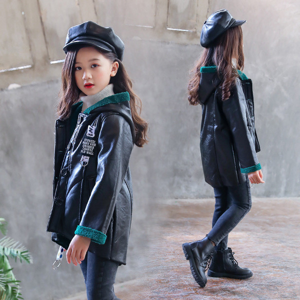 Eko bőrből készült alkalmi gyerekkabát fekete színben