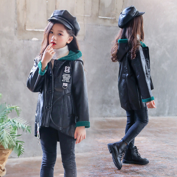 Eko bőrből készült alkalmi gyerekkabát fekete színben